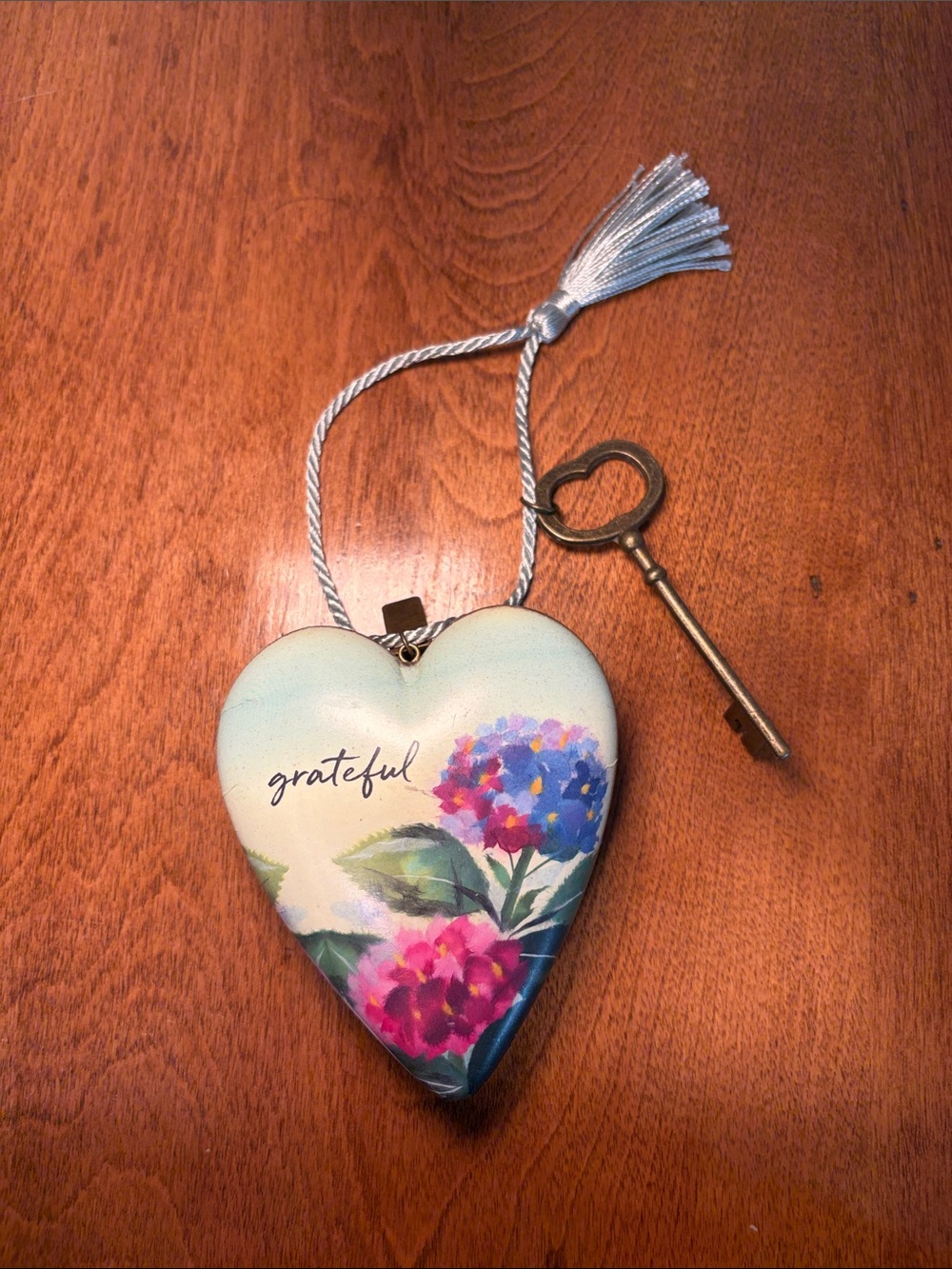 Grateful Floral Heart Hanging Decor - Blue & Pink